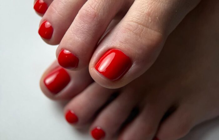 Estetická pedikúra suchá přístrojová kombinovaná s gel lakem